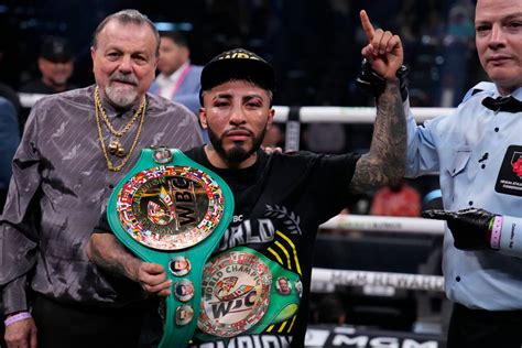 Alexandro Santiago Vence A Nonito Donaire Y Es Nuevo Campe N Mundial De