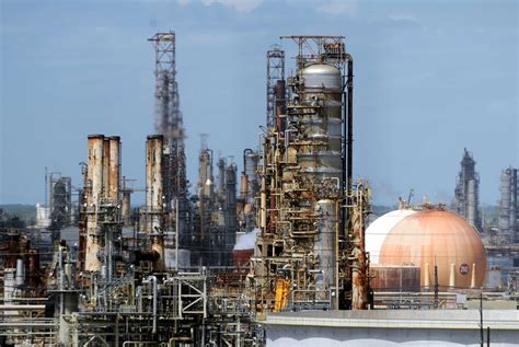 Exxon Restarting Units After Weekend Fire In Beaumont Refinery