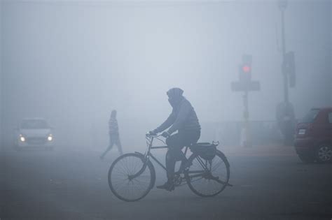 Contaminación y bajas temperaturas azotan India Dateando