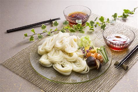 海津屋 氷見うどん細麺 国産小麦100使用 1箱 200g × 7本 世界的に有名な