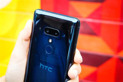 HTC U12 Plus pictures show the insides and the crazy colors - CNET