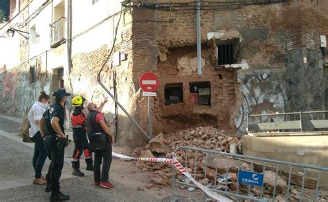 Derrumbre Parcial De La Fachada De Una Casa En Calahorra La Rioja