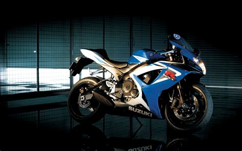 Suzuki Gsx R Bike Wallpapers Wallpapers Hd