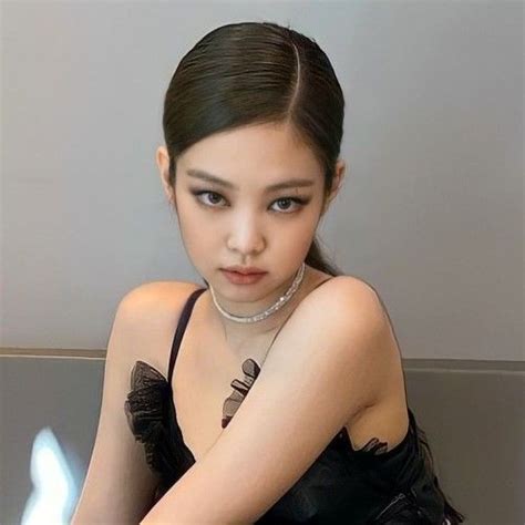 Luzia Kim Jennie Icons Short Hair Glasses Kylie Jenner Album