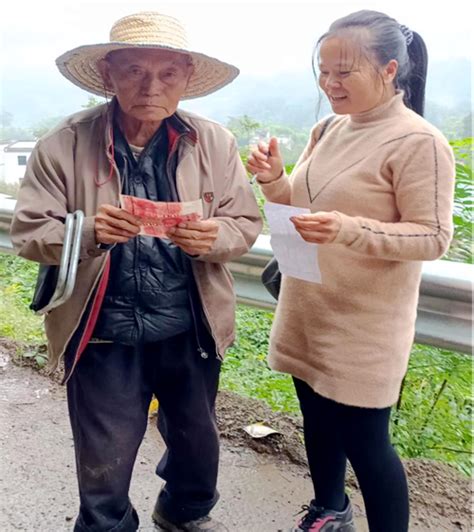 宜宾市叙州区双龙镇开展慰问高龄老人活动中国网联播中国网