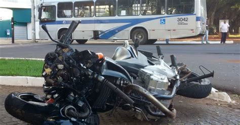 G1 Motociclista Ferido Em Colisão Com ônibus Teve Trauma Em Braço E