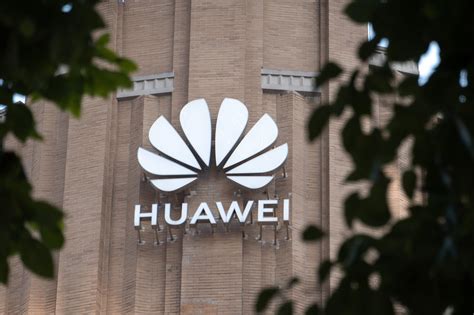 Huawei Shrugs Off U S Sanctions To Take Top Place In Chinas