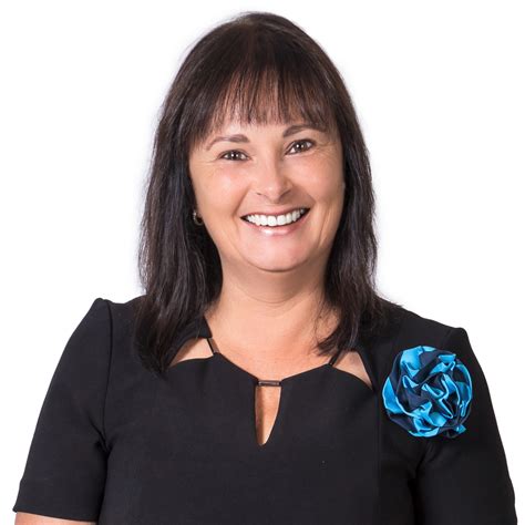 Sandra Treloar Licensed Sales Consultant Harcourts Hamilton Glenview