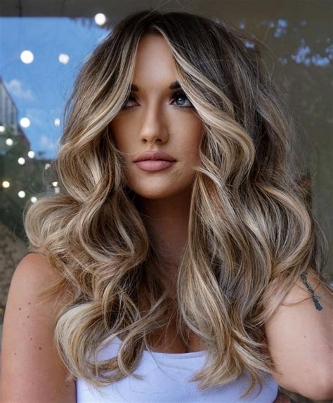 Il Dirty Blonde Versatile Per Capelli Di Tendenza