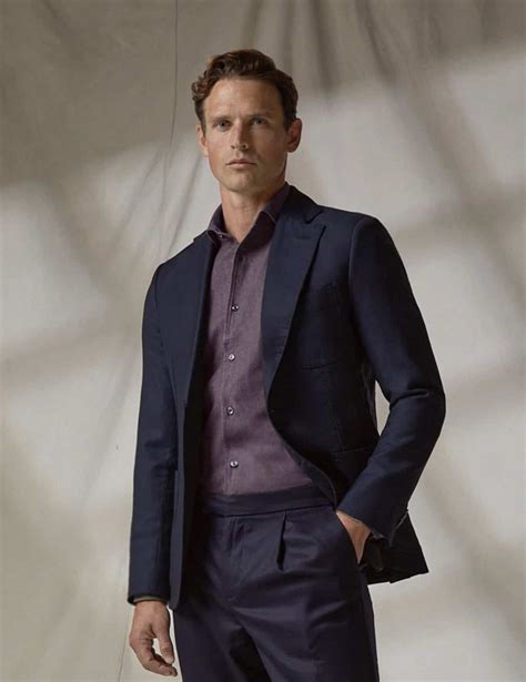 how to tuck in a dress shirt 11