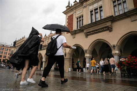 Uwaga W Ma Opolsce Na Silny Deszcz Z Burzami Ostrzegaj Synoptycy