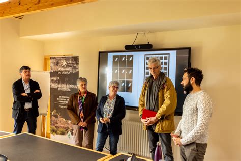 Signature De La Convention Entre La Chambre De M Tiers Et De