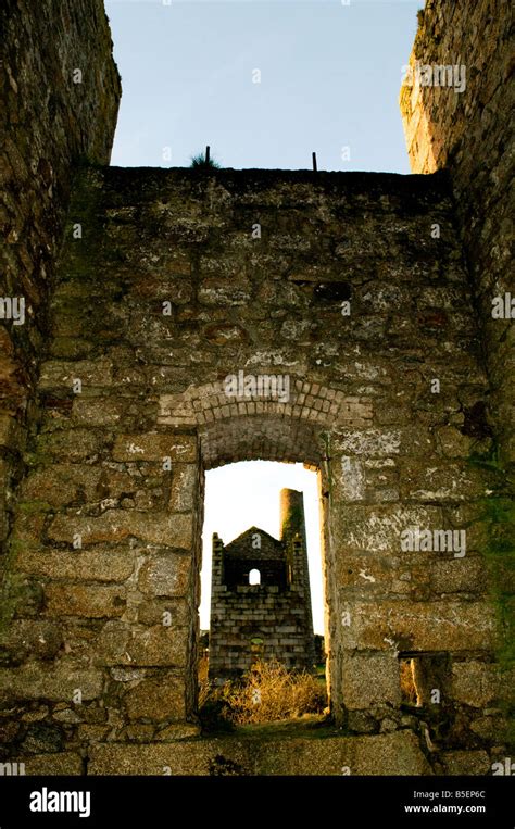 Old Cornish Tin Mine Engine House Stock Photo Alamy