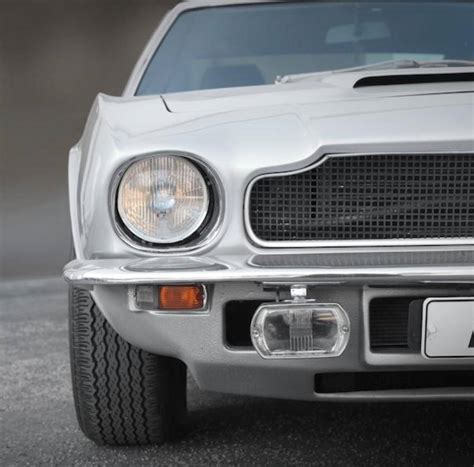 Aston Martin V8