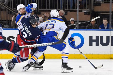 Chris Kreider's goal in OT lifts Rangers over Sabres | Reuters