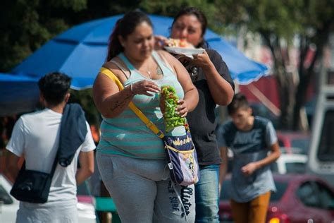 Obesidad en adolescentes mujeres aumenta depresión Almomento