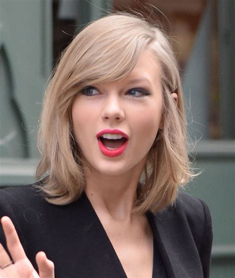 20 Photos Taylor Swift Medium Hairstyles