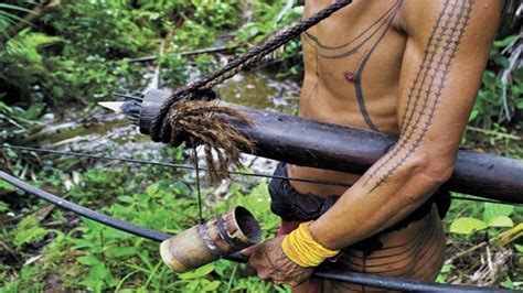 Seni Tato Suku Mentawai Rajah Tertua di Dunia | Opini.id