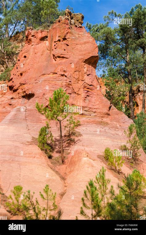 Les Sentiers Docres Roussillon Vaucluse France 84 Stock Photo Alamy