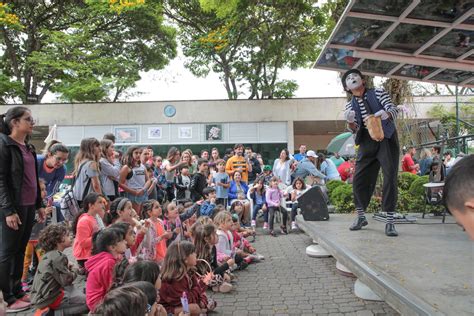 Dia Das Crian As Do Clube De Campo Ter Circo E Brinquedos Infl Veis