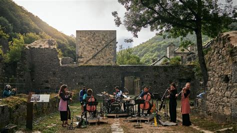 De La Ciudad A Los Pueblos Artistas De Toda Espa A Se Alejan De Las