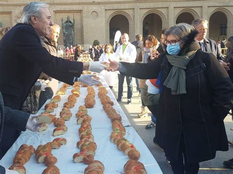 San Valero Vuelve A La Plaza Del Pilar Con Raciones De Rosc N