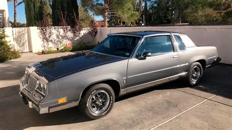 1985 Oldsmobile Cutlass Supreme Classiccom