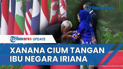 Momen PM Timor Leste Xanana Gusmao Cium Tangan Ibu Negara Iriana Saat