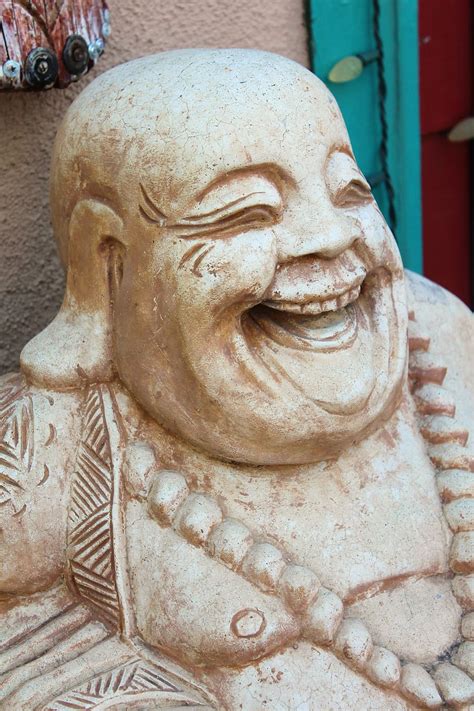 buda riendo budista religión estatua escultura riendo feliz