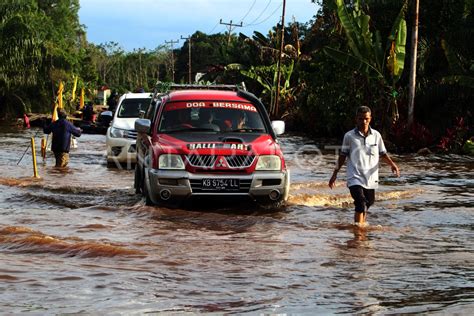 Banjir Melanda Enam Kabupaten Di Kalbar Antara Foto