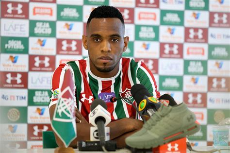 Zagueiro Elogia Estrutura Do Clube E Espera Reeditar Dupla De Sucesso