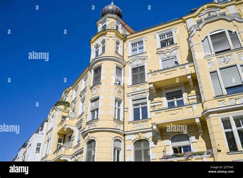 Altbau Viktoria Luise Platz Schöneberg Berlin Deutschland Stock