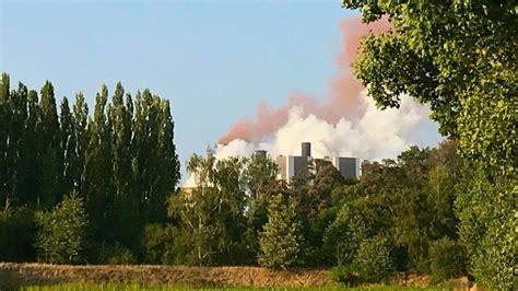 Brauner Rauch Ber Kraftwerk Weisweiler Versetzt Menschen In Sorge