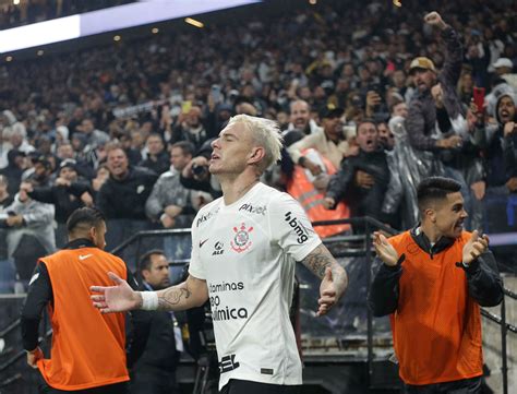 Veja quem se destacou na vitória do Corinthians contra o Atlético MG