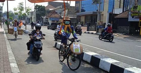 Peringati Hari Sepeda Dunia Jalur Lambat Di Jalan Pahlawan Magelang