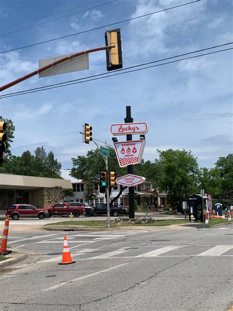 Lucky S Hot Chicken Opens Today In Historic East Dallas Building