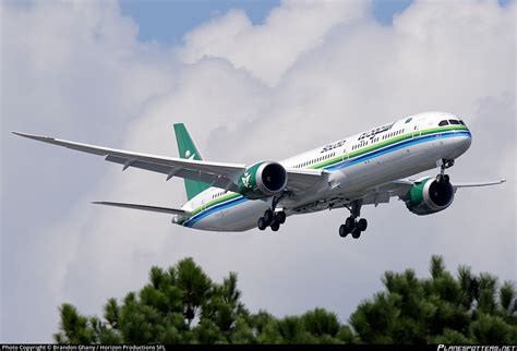 HZ AR33 Saudi Arabian Airlines Boeing 787 10 Dreamliner Photo By