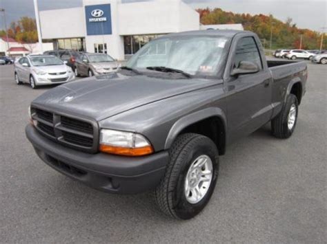 2003 Dodge Dakota SXT Regular Cab 4x4 Data, Info and Specs | GTCarLot.com