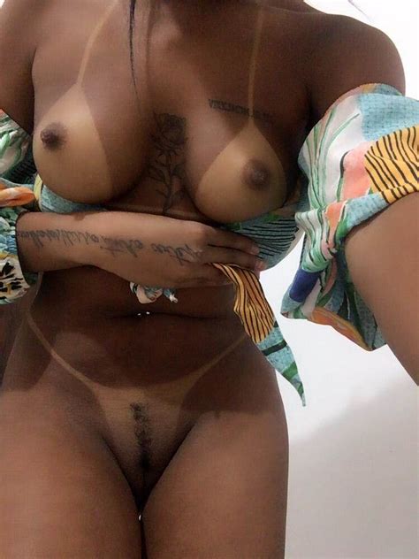 Nudes Negra Bucetuda Arrega Ando A Buceta E O Cu Aberto Fotos Porno