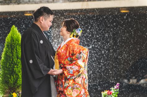 雨の日ならではの1枚（公開日：2023年5月15日）｜フォトウェディングlucia小田原店｜神奈川県でフォトウェディング探すならphotorait