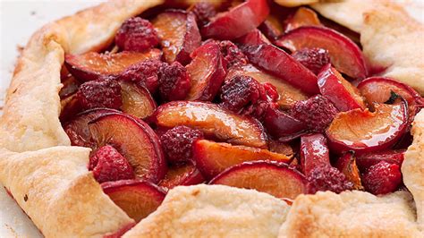 Freeform Summer Fruit Tart America S Test Kitchen