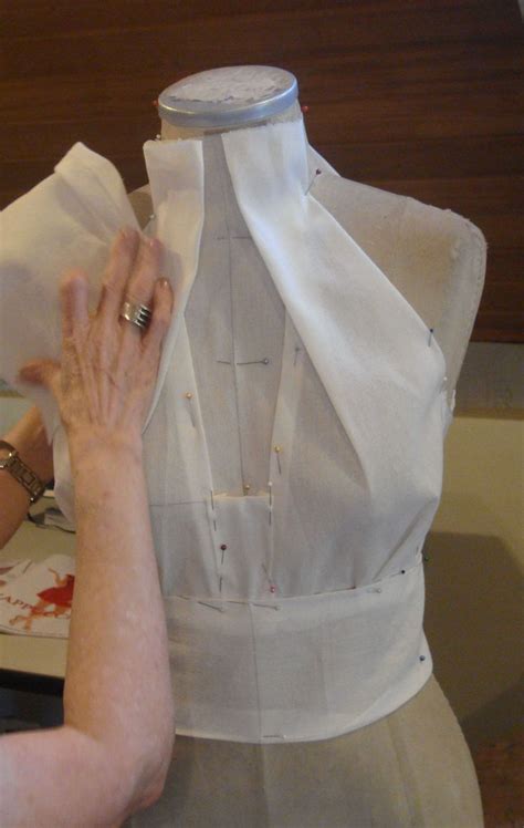 Pattern Making Draping And Moulage Costura Fashion Costura De Alta