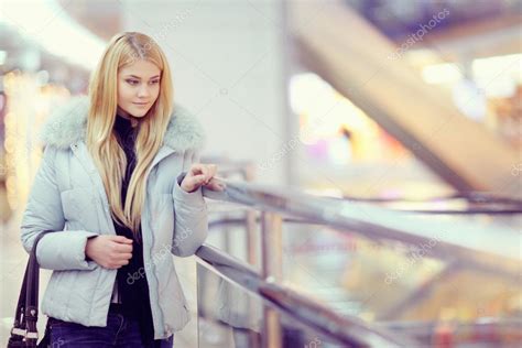 Blonde Woman Stock Photo Xload 41335405