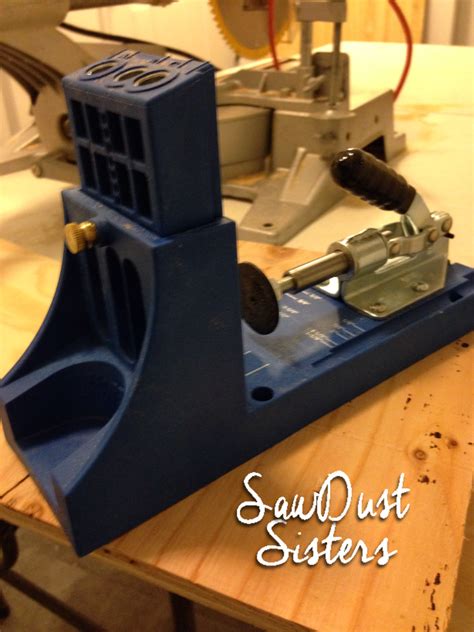 DIY Farmhouse Style Wood Bench - Sawdust Sisters