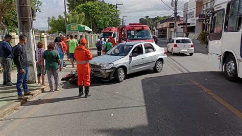 Acidente Entre Carro E Moto Deixa Três Pessoas Feridas Em Aracaju O