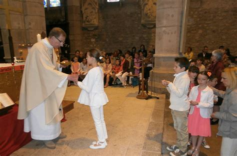 Sainte Sigol Ne Vingt Six Enfants Ont Fait Leur Communion Solennelle