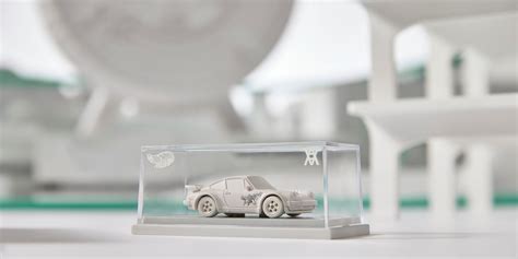 Daniel Arsham Colabora Con Mattel Para El Rodger Dodger Y El Porsche