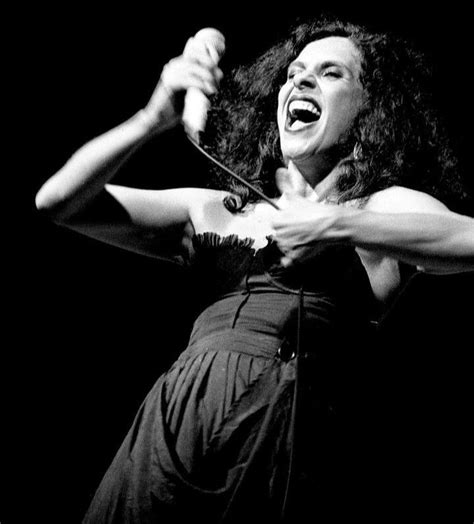 Pin Em Gal Costa Cantores Mpb Brasiliense