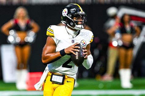 Justin Fields Inks Two Year Deal With Jets