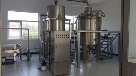 Stainless Steel Steam Distillation Unit For Essential Oil Capacity